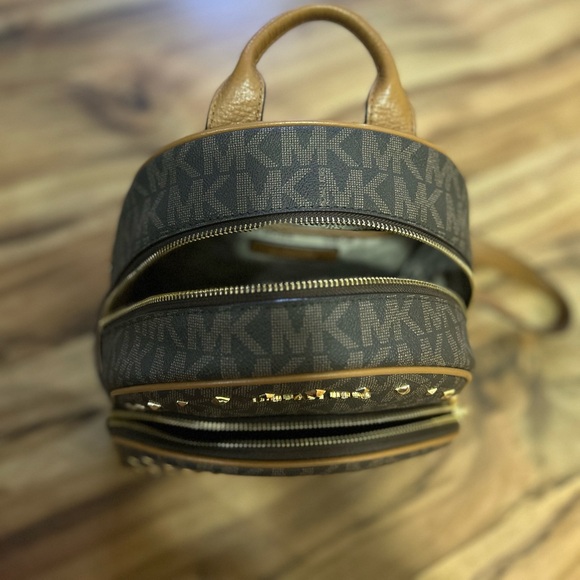 MICHAEL KORS Brown Monogram Backpack - Picture 5 of 8